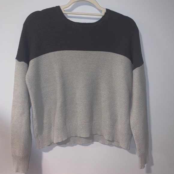 Color Blocked Sweater - Picture 2 of 3